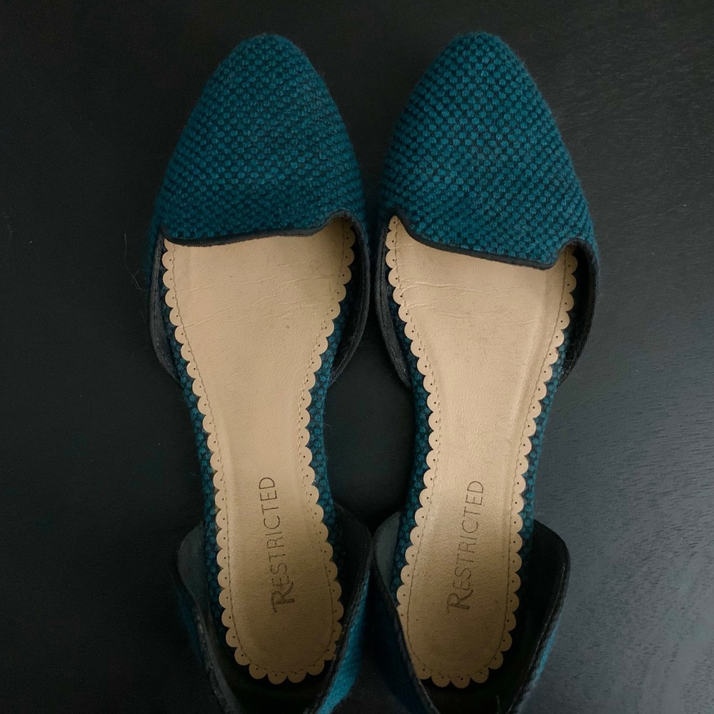Restricted Teal Knit Pointy Toed Ballet Flats